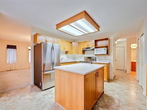 1111 111A Street, Edmonton, AB - Indoor Photo Showing Kitchen