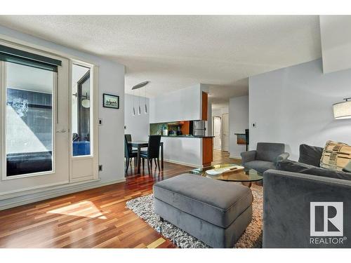 201 11503 100 Avenue, Edmonton, AB - Indoor Photo Showing Living Room