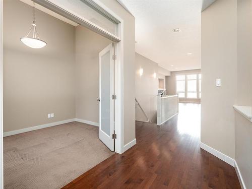 633 Cantor Landing, Edmonton, AB - Indoor Photo Showing Other Room