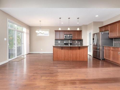 633 Cantor Landing, Edmonton, AB - Indoor Photo Showing Kitchen