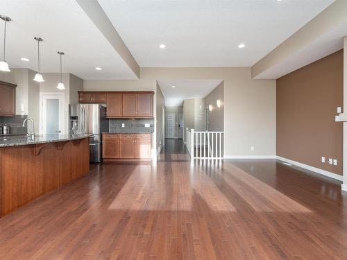 633 Cantor Landing, Edmonton, AB - Indoor Photo Showing Kitchen