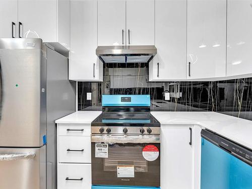 15623 80 Street, Edmonton, AB - Indoor Photo Showing Kitchen