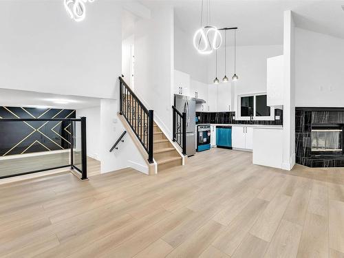 15623 80 Street, Edmonton, AB - Indoor Photo Showing Kitchen