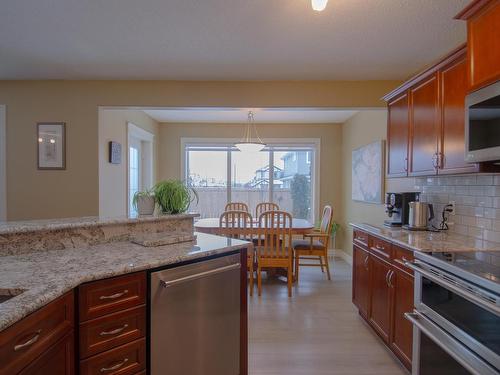 16724 119 Street, Edmonton, AB - Indoor Photo Showing Kitchen