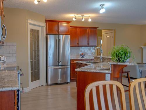 16724 119 Street, Edmonton, AB - Indoor Photo Showing Kitchen