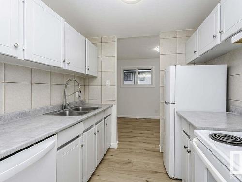 218 Abbottsfield Road, Edmonton, AB - Indoor Photo Showing Kitchen With Double Sink