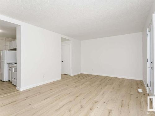 218 Abbottsfield Road, Edmonton, AB - Indoor Photo Showing Other Room