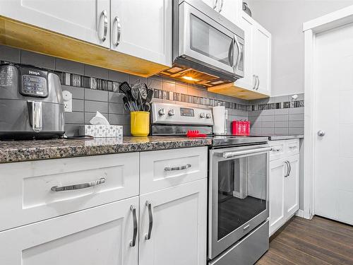 2614 Casey Way, Edmonton, AB - Indoor Photo Showing Kitchen