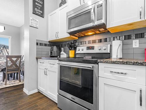 2614 Casey Way, Edmonton, AB - Indoor Photo Showing Kitchen