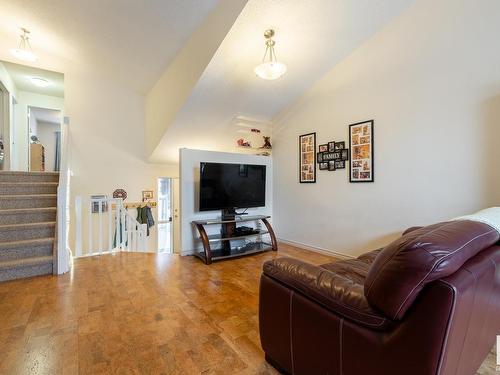 34 20 Ironwood Point(E), St. Albert, AB - Indoor Photo Showing Living Room