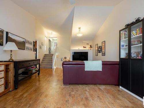 34 20 Ironwood Point(E), St. Albert, AB - Indoor Photo Showing Living Room