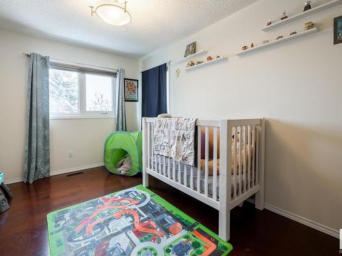 34 20 Ironwood Point(E), St. Albert, AB - Indoor Photo Showing Bedroom