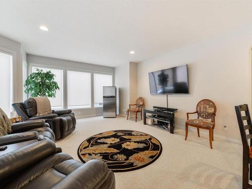 57 1225 Wanyandi Road, Edmonton, AB - Indoor Photo Showing Living Room