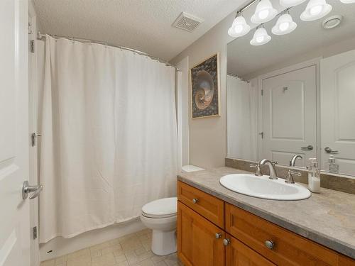 57 1225 Wanyandi Road, Edmonton, AB - Indoor Photo Showing Bathroom