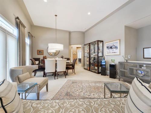 57 1225 Wanyandi Road, Edmonton, AB - Indoor Photo Showing Living Room