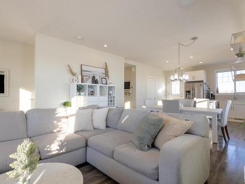 2208 8530 94 Street, Fort Saskatchewan, AB - Indoor Photo Showing Living Room