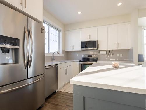 2208 8530 94 Street, Fort Saskatchewan, AB - Indoor Photo Showing Kitchen