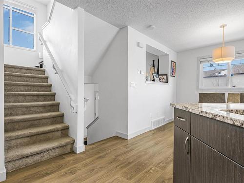 322 42 Ave Nw, Edmonton, AB - Indoor