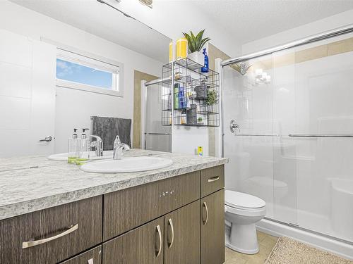 322 42 Ave Nw, Edmonton, AB - Indoor Photo Showing Bathroom