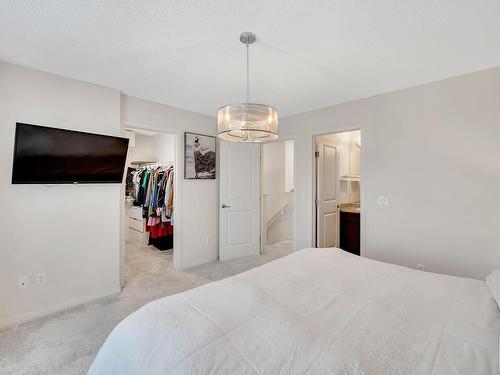 7314 Armour Crescent, Edmonton, AB - Indoor Photo Showing Bedroom