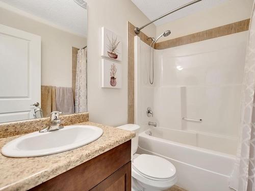 7314 Armour Crescent, Edmonton, AB - Indoor Photo Showing Bathroom