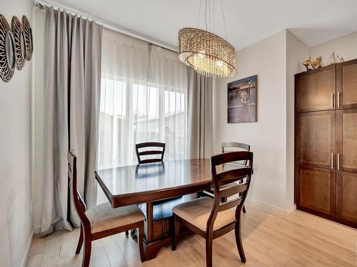 7314 Armour Crescent, Edmonton, AB - Indoor Photo Showing Dining Room