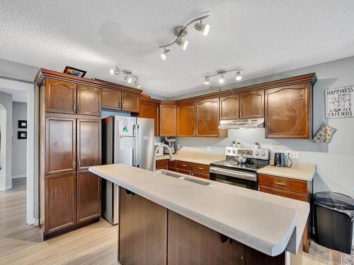 2804 31 Street, Edmonton, AB - Indoor Photo Showing Kitchen