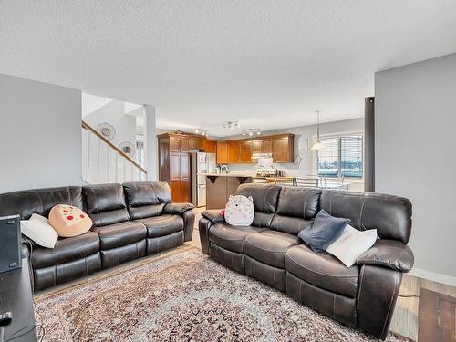 2804 31 Street, Edmonton, AB - Indoor Photo Showing Living Room