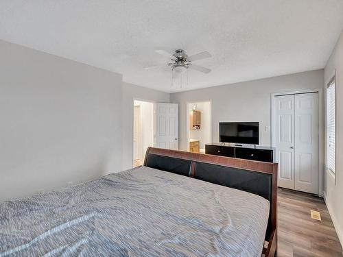 2804 31 Street, Edmonton, AB - Indoor Photo Showing Bedroom