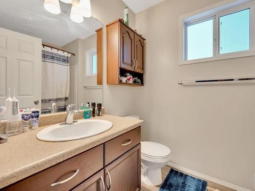 2804 31 Street, Edmonton, AB - Indoor Photo Showing Bathroom