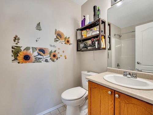 11412 169 Ave Nw, Edmonton, AB - Indoor Photo Showing Bathroom