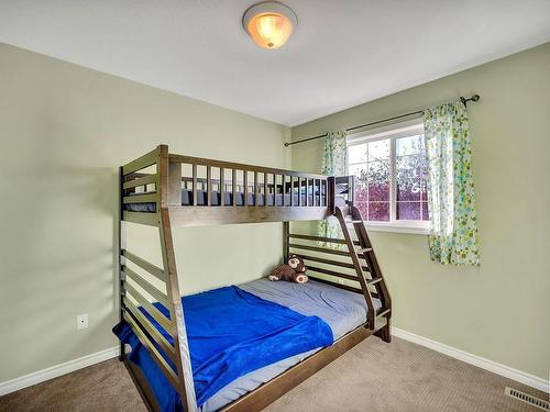 11412 169 Ave Nw, Edmonton, AB - Indoor Photo Showing Bedroom