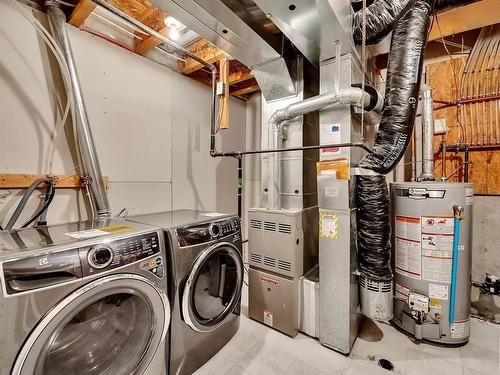 11412 169 Ave Nw, Edmonton, AB - Indoor Photo Showing Laundry Room