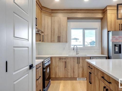 24 Tenor Link, Spruce Grove, AB - Indoor Photo Showing Kitchen