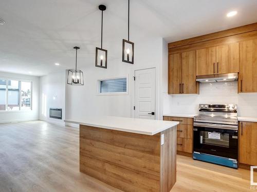 24 Tenor Link, Spruce Grove, AB - Indoor Photo Showing Kitchen