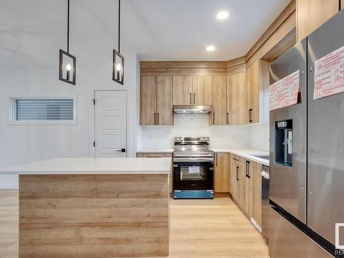 24 Tenor Link, Spruce Grove, AB - Indoor Photo Showing Kitchen With Stainless Steel Kitchen