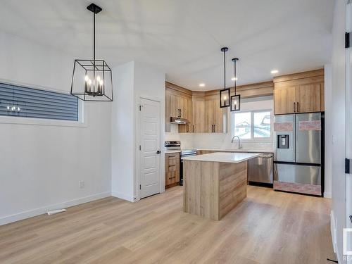 24 Tenor Link, Spruce Grove, AB - Indoor Photo Showing Kitchen With Stainless Steel Kitchen With Upgraded Kitchen