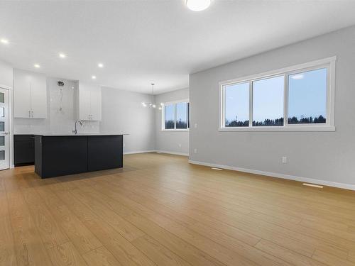 1507 11 Avenue, Edmonton, AB - Indoor Photo Showing Kitchen