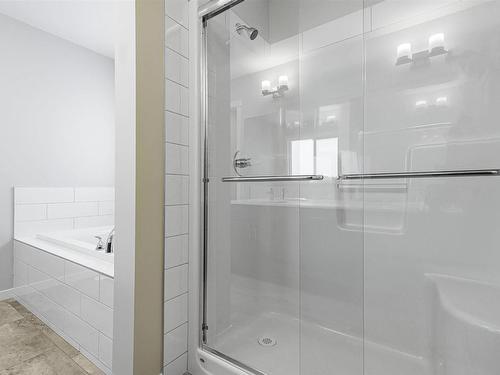 1507 11 Avenue, Edmonton, AB - Indoor Photo Showing Bathroom