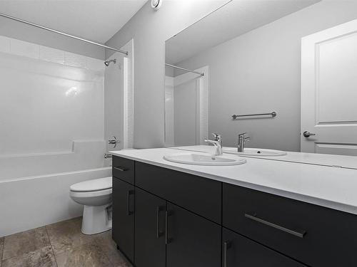 1507 11 Avenue, Edmonton, AB - Indoor Photo Showing Bathroom