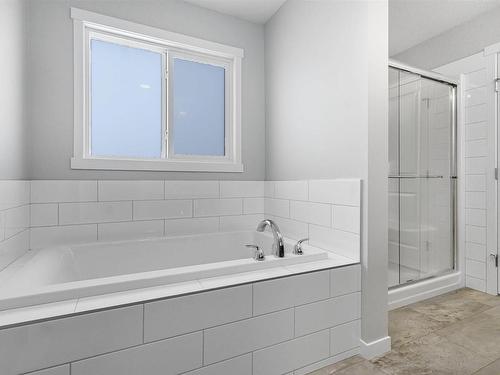 1507 11 Avenue, Edmonton, AB - Indoor Photo Showing Bathroom