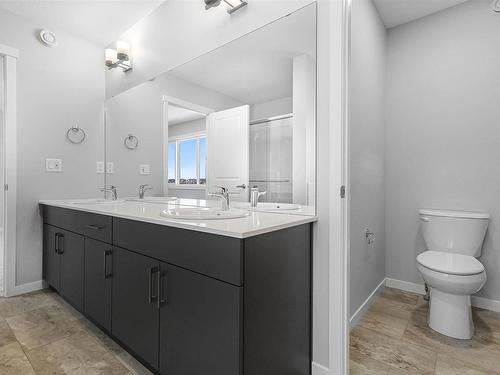 1507 11 Avenue, Edmonton, AB - Indoor Photo Showing Bathroom