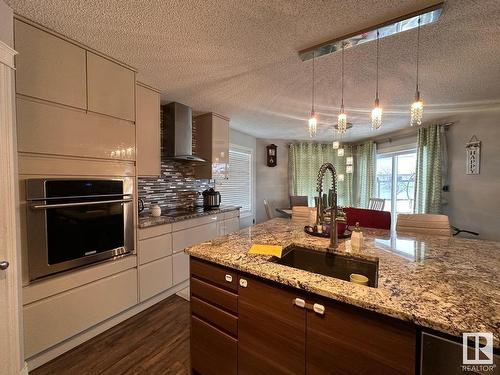 8711 10 Avenue, Edmonton, AB - Indoor Photo Showing Kitchen