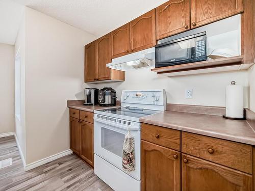 23 Christina Way, Sherwood Park, AB - Indoor Photo Showing Kitchen