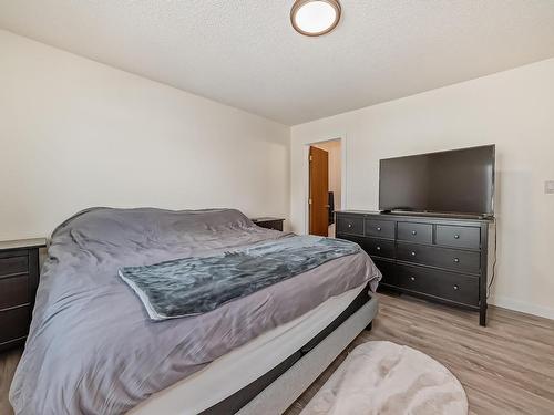 23 Christina Way, Sherwood Park, AB - Indoor Photo Showing Bedroom