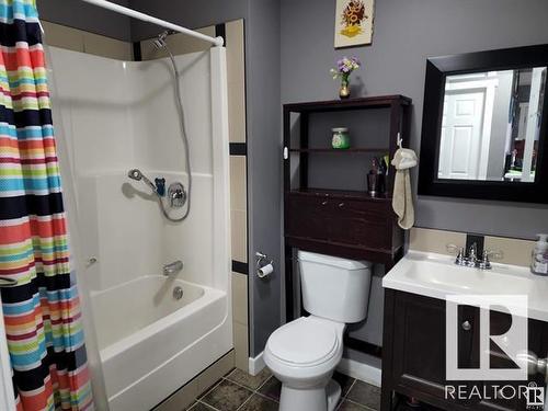 4908 50 Street, Peers, AB - Indoor Photo Showing Bathroom