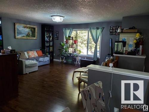 4908 50 Street, Peers, AB - Indoor Photo Showing Living Room