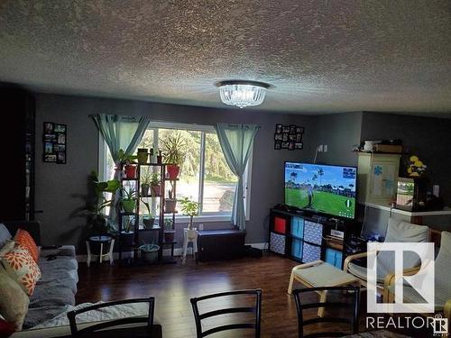 4908 50 Street, Peers, AB - Indoor Photo Showing Living Room