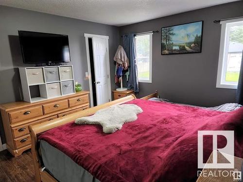 4908 50 Street, Peers, AB - Indoor Photo Showing Bedroom