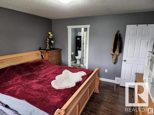 4908 50 Street, Peers, AB - Indoor Photo Showing Bedroom